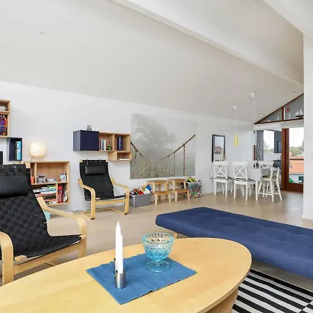 6 Person Holiday In