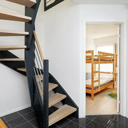 6 Person Holiday In Apartment *
