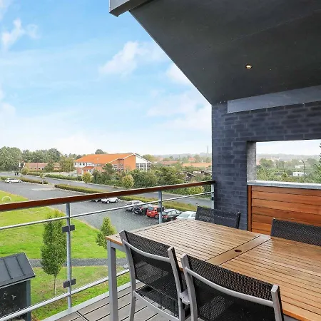 Apartment 6 Person Holiday In