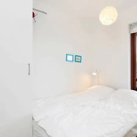 6 Person Holiday In Apartment