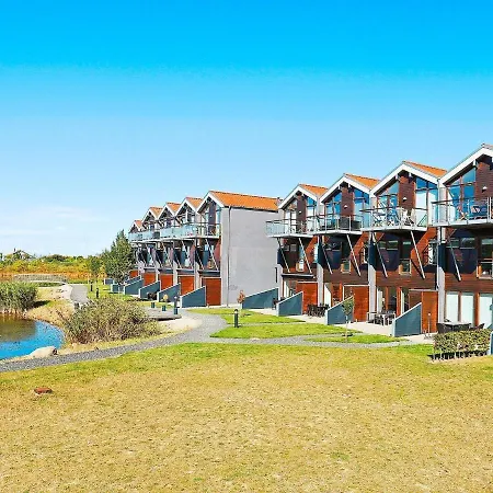 6 Person Holiday In *