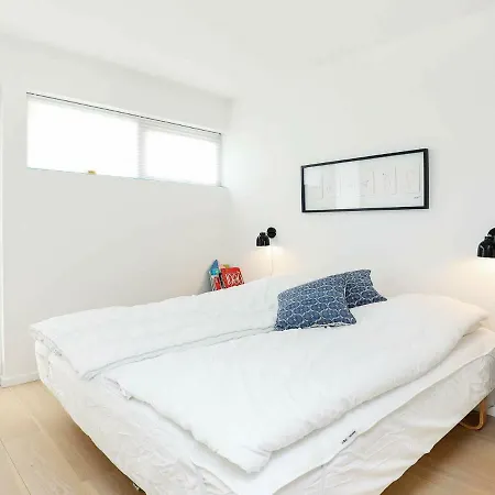 6 Person Holiday In